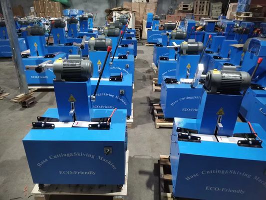 İyi bir fiyat. Lastik bıçağı malzemesi kolay çalıştırılması için hidrolik hortum kesme makinesi çevrimiçi