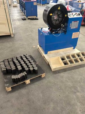 Hidrolik Elektrik 4 Inch 4-102 mm Mavi Renk Temel Model Kısa Model 4 Katmanlı hortum Büyük Boyut Endüstriyel Dörtlü Hortum Kırpma Makinesi 4 Kw Kompakt Yapı