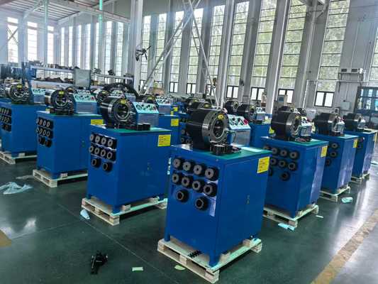 İyi bir fiyat. 600T Hidrolik Kauçuk Hortum Sıkma Makinesi 6-51mm 220V-415V çevrimiçi