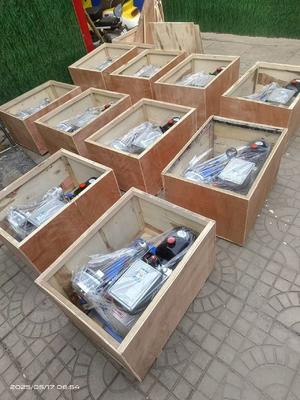 İyi bir fiyat. 6-25mm hortumlar için 1 inç krimp aralığı ve 2.2KW güç ile elektrikli 220V hidrolik hortum krimpleme makinesi çevrimiçi