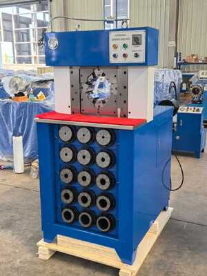 Mavi Düğme Denetimli Hidrolik hortum kırpma makinesi 6-76 mm kırpma aralığı ve 165 mm maksimum açılışla