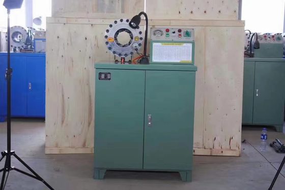 İyi bir fiyat. 3kw Manuel Hortum Boru Sıkma Makinesi Yüksek Hassasiyetli Hortum Boru Sıkma Aracı 600t çevrimiçi