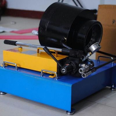 İyi bir fiyat. Endüstriyel Mavi Renkli Manuel Hortum Sıkma Makinesi 10 - 20s / Adet Hız çevrimiçi