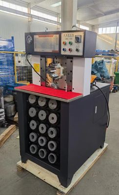 İyi bir fiyat. Daha fazla basınç için PLC AC hortum kırpma makinesi Maksimum açılış 158mm çevrimiçi