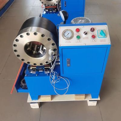İyi bir fiyat. 10L çıkış hacmi DX68 31,5Mpa yağ pompası basıncı ile hortum kırpma makinesi çevrimiçi