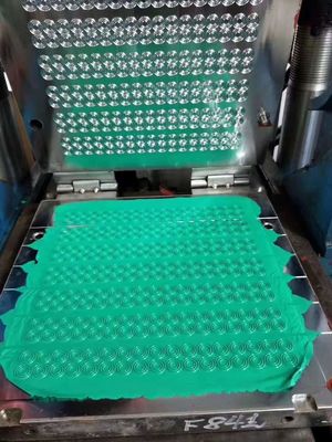 İyi bir fiyat. Yeşil Renkler NBR/FKM/FFKM Kauçuk O Halka OEM/ODM İyi Yağ Direnci 16-30 N/mm Yıkım Gücü çevrimiçi