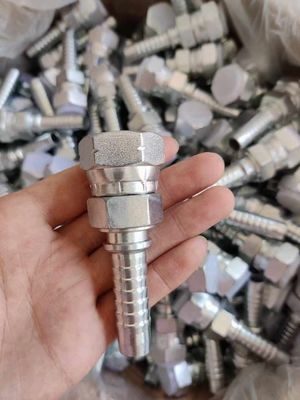 İyi bir fiyat. Karbon çelik ham madde Forklift Tekrar kullanılabilir Hidrolik hortum ekipmanları Kadın Erkek Hidrolik hortum ferrule ekipmanları çevrimiçi