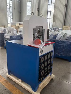 İyi bir fiyat. 3 inç PLC Kontrol Sistemi 7.5kw Çalışma Verimliliği 800 Parça/Saat Hidrolik hortum kırpma makinesi çevrimiçi