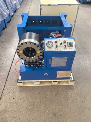 Etkili Taşınabilir Hidrolik hortum Crimper Crimping Mavi Renk Elektrikli Model Rack ve Hızlı Değişiklik Kalıp Aletleri ileRange 1/4-1.5 