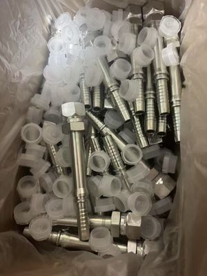 Standartlar Karbon Çelik Hidrolik hortum Fittings Farklı Boyutlu Inç ve 6mm Büyük Petrol Boru Ortak Çelik Fren Lini Adaptörleri MOQ 1 adet