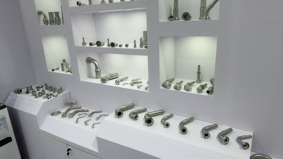 Özel Filme Adaptörü / Hidrolik hortum Fittings Hidrolik Hortum Ferrule Fittings Eşit Şekil 1/4 ′′ düz, 45 °, 90 ° Farklı Boyut