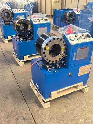 DX68 Mobil hortum kırpma makinesi 600T kırpma gücü ve saatte 200 Pcs verimlilik