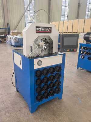 İyi bir fiyat. 3 inç hidrolik hortum kırpma makinesi 300pcs / h çalışma verimliliği 4KW motor gücü ve 1000T kırpma gücü ile çevrimiçi