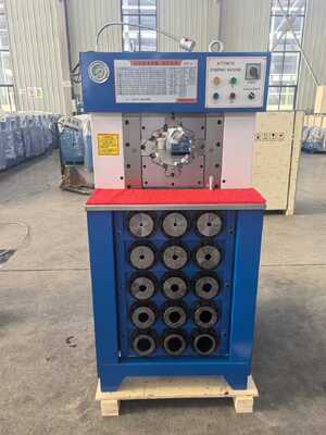 İyi bir fiyat. Düğme Kontrol Sistemi Hidrolojik hortum krimpleme makinesi 6-76 mm krimpleme aralığı ve verimli krimpleme için 165 mm maksimum açılış çevrimiçi