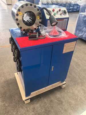 İyi bir fiyat. 6-51mm aralığı ve 10 değiştirilebilir ölçekli 600T Crimping Force Rubber Hose Crimping Machine çevrimiçi