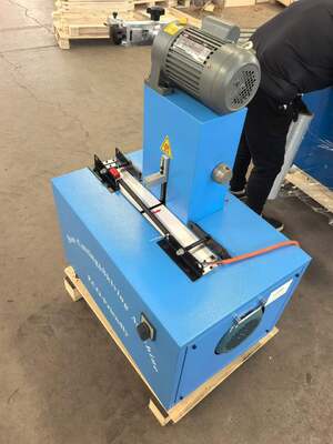 İyi bir fiyat. 220V / 380V Gerilim ve 10 Değiştirilebilir Kalıp ile 2 İnç Mavi Renkli Elektrikli 6-51mm Hortum Kesme ve Sıyırma Makinesi Bir Makinede İki Fonksiyonlu çevrimiçi