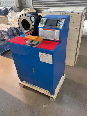 İyi bir fiyat. 2 inç 600T Kauçuk Hortum Sıkma Makinesi Daha Yüksek Model Mavi Renk 220v/380v Gerilim PLC Kontrol Sistemi, 6-51mm Aralığı ve 10 Değiştirilebilir Kalıp ile çevrimiçi