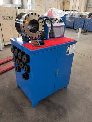 İyi bir fiyat. 2 "600T 31.5Mpa Kauçuk Hortum Sıkma Makinesi Yüksek Model Mavi Renkli Düğme Kontrol Sistemi 220v/240v/380v/415v Gerilim, 6-51mm Sıkma Aralığı ve 10 Değiştirilebilir Kalıp ile çevrimiçi